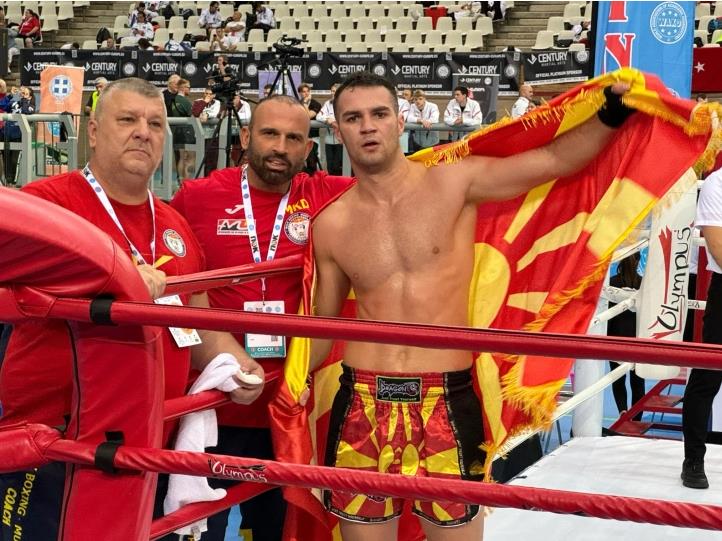Кикбоксерот Илиоски ја одбрани светската титула