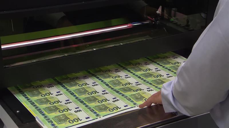 Ниту банките, ниту Развојната банка не откриваат кои фирми добија пари од унгарскиот заем
