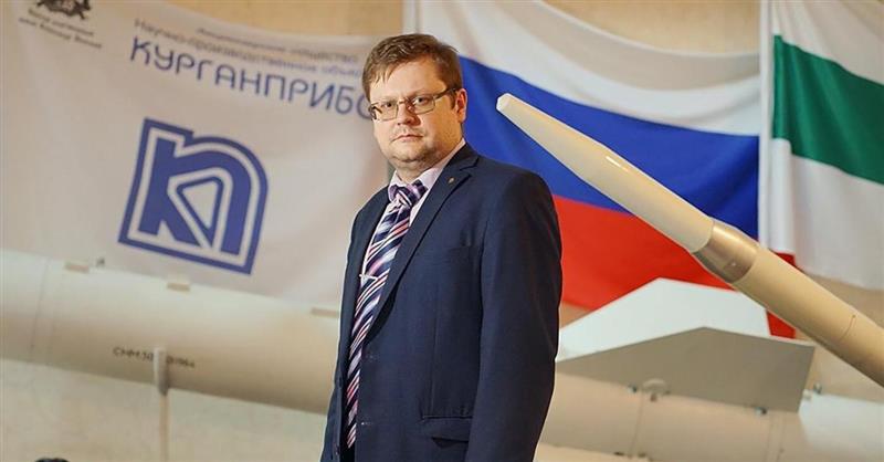 Директор на руска компанија за оружје е нападнат со чекан пред неговата зграда,се бори за живот