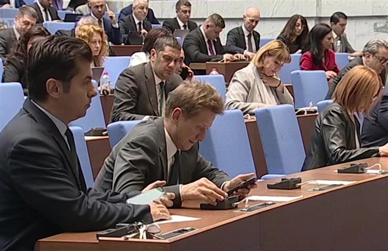 Бугарскиот парламент усвои нова декларација: Нема повторно преговарање на договореното
