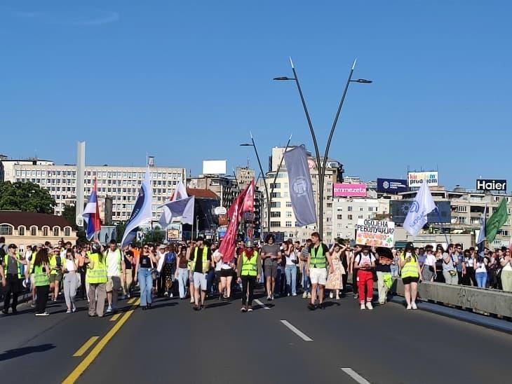 Студентски протести во Србија во повеќе од 30 градови, се бара распишување предвремени избори