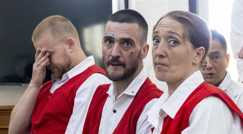 Тројца Британци шверцувале кокаин во кутија со колачи на Бали- им се заканува смртна казна