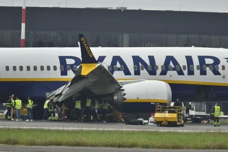 Авион на Рајанер принудно слета во Германија поради бура, деветмина повредени