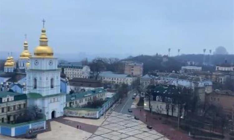 Најмалку четворица загинати во руските напади врз Киев, соопштија локалните власти