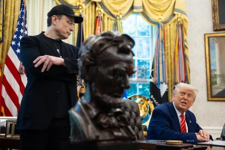 За денеска закажан телефонски разговор Трамп - Маск