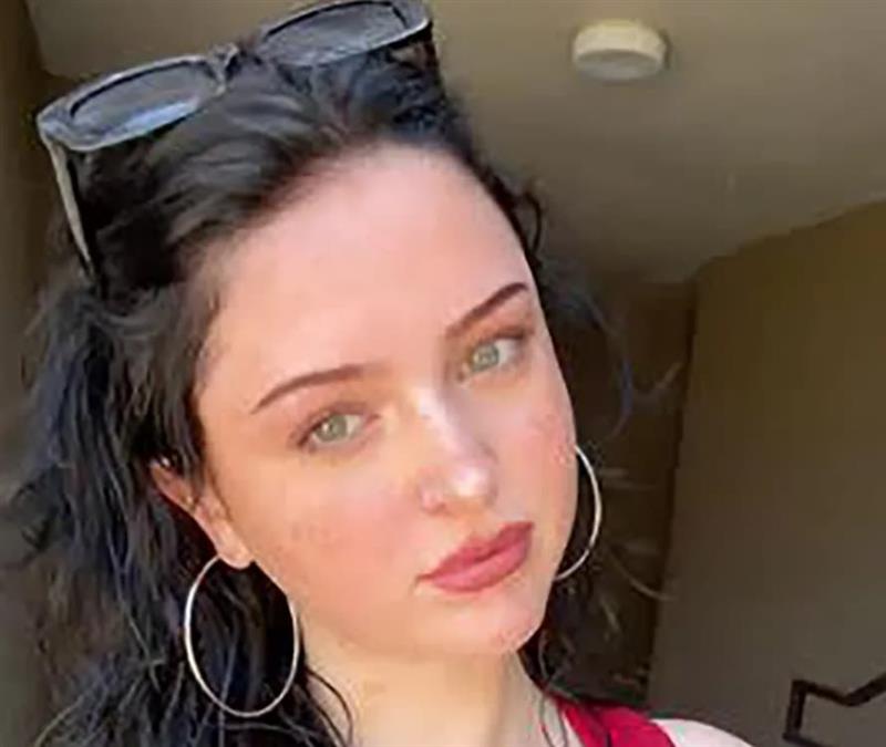 Девојка (19) почина поради ужасен тренд- вдишала средство за чистење за да се „подигне“