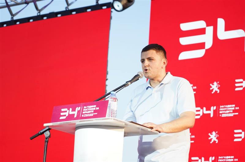 Попов: Ние сме младите кои ја менуваат Македонија