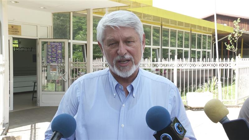 Јакимовски: Набавивме 254 компјутери, што значи по една компјутерска сала во секое училиште