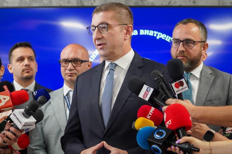 Мицкоски: 250 евра за студентите за набавка на електронски уреди од септември