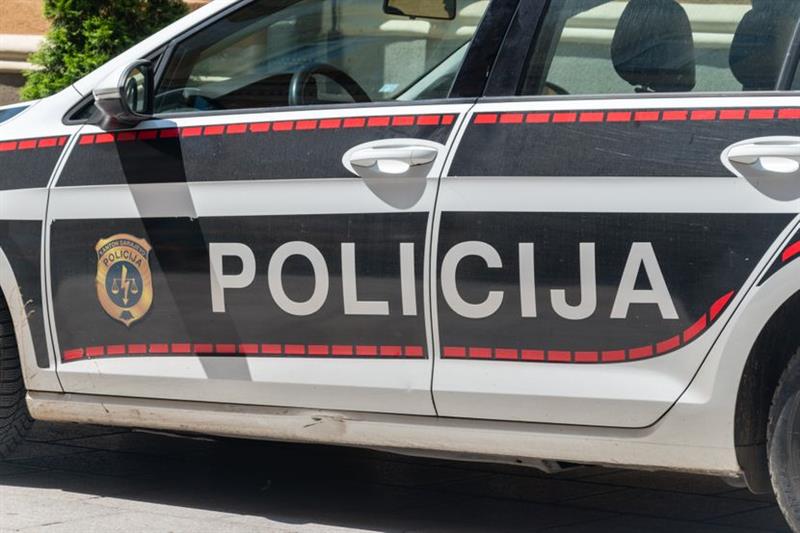 Детонација во Сараево: Експлозивна направа оштети станбен објект и автомобил 
