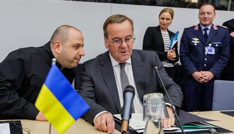 Германскиот министер за одбрана е во посета на Украина