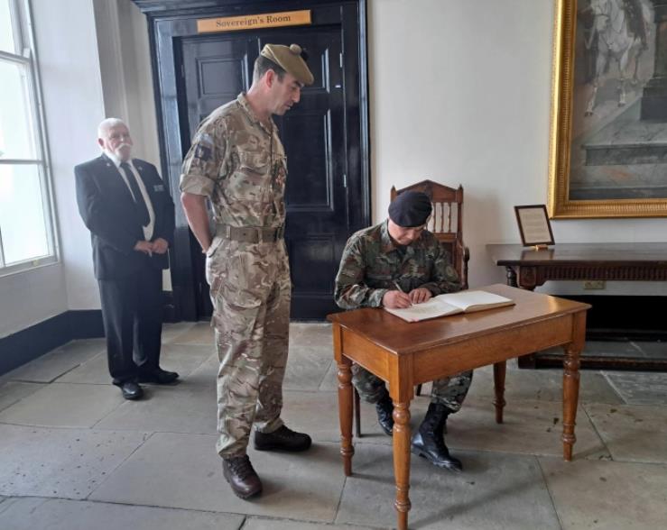 Началникот на ГШ Лафчиски ја посети Кралската Воена Академија во Сандхрст