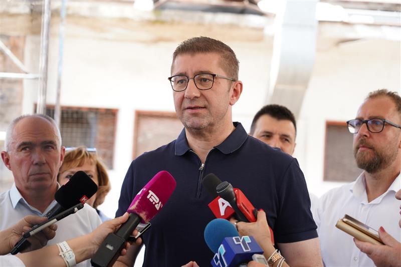 Мицкоски:Тоа што го зборува Софија има можност да го докаже со повлекување на амандманите во ЕП
