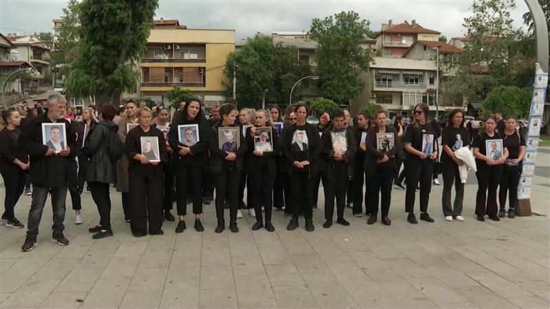 Дел од родителите на настраданите во пожарот во дискотеката Пулс добиваат закани преку интернет