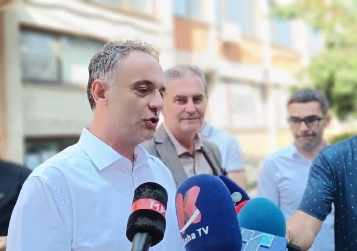 Министерот Алиу вети решавање на проблемот со хонорарците во тетовската болница
