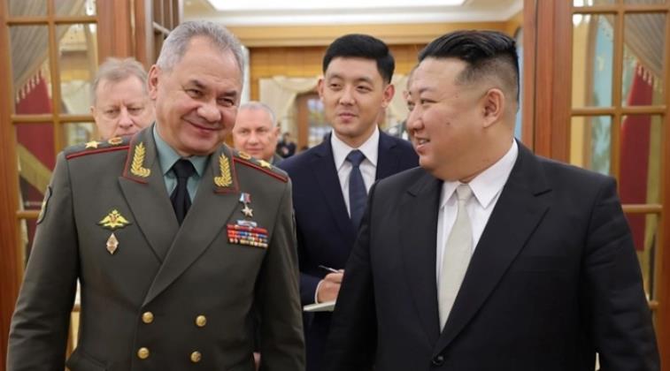 Ким Џонг-ун се сретна со Шојгу во Пјонгјанг