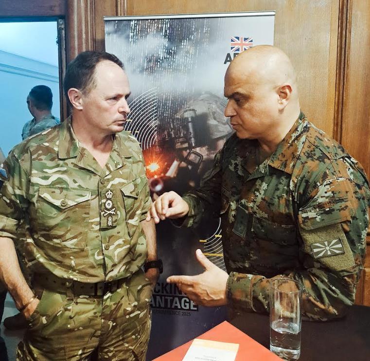 Генерал Лафчиски учествува на Конференција за копнено војување во Лондон