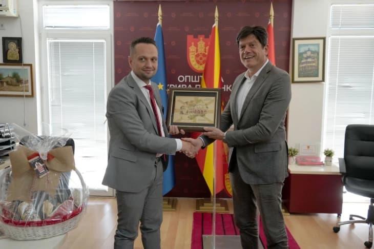 Амбасадорот Михалис Рокас  оствари официјална посета на Општина Крива Паланка