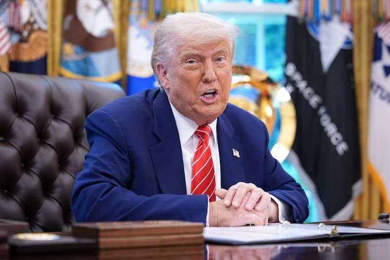 Трамп бесен на медиумите: Со лажни вести сакаат да го намалат нашиот успех 