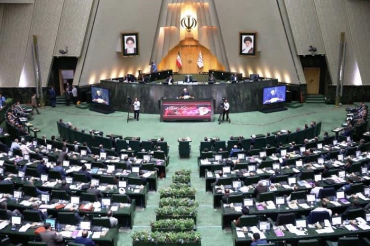 Иранскиот парламент го одобри законот за суспензија на соработката со МААЕ