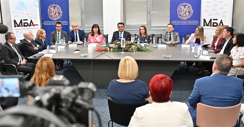 Работна средба на гувернерот на Народната банка, д-р Трајко Славески и претставници на членките на МБА