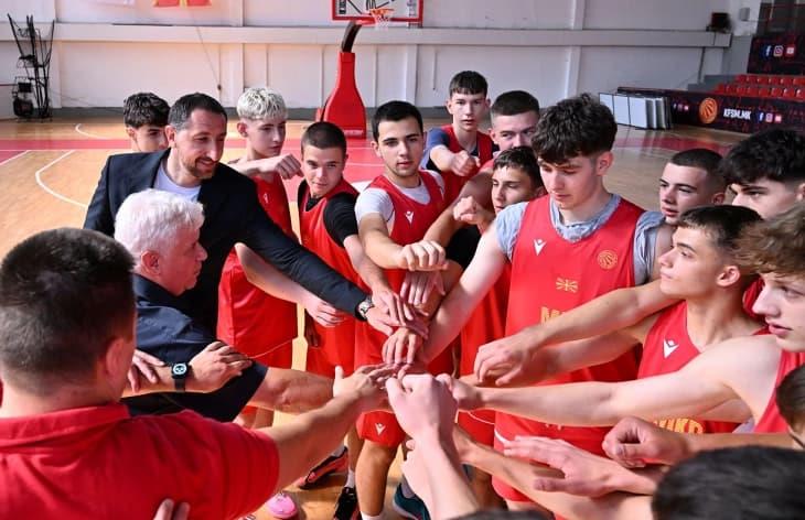Македонските кошаркарски кадети ги почнаа подготовките за ЕП во Скопје