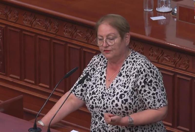 Јаневска: Наставниците ги ослободуваме од непотребни административни обврски