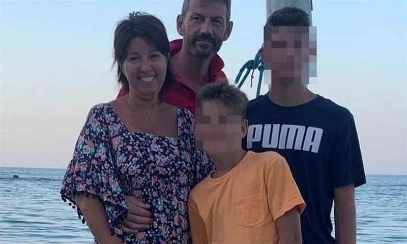 Тинејџер си ги убил родителите и 12 годишниот брат со над 100 убоди со нож, ќе добие „само“ 20 години затвор 