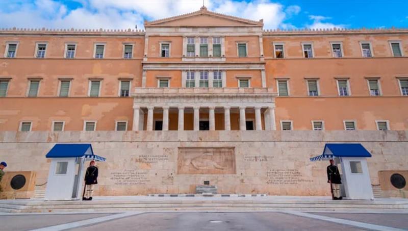 Скандал ја тресе Грција- министрите поднесуваат оставки, државата е казнета со 400 милиони евра 