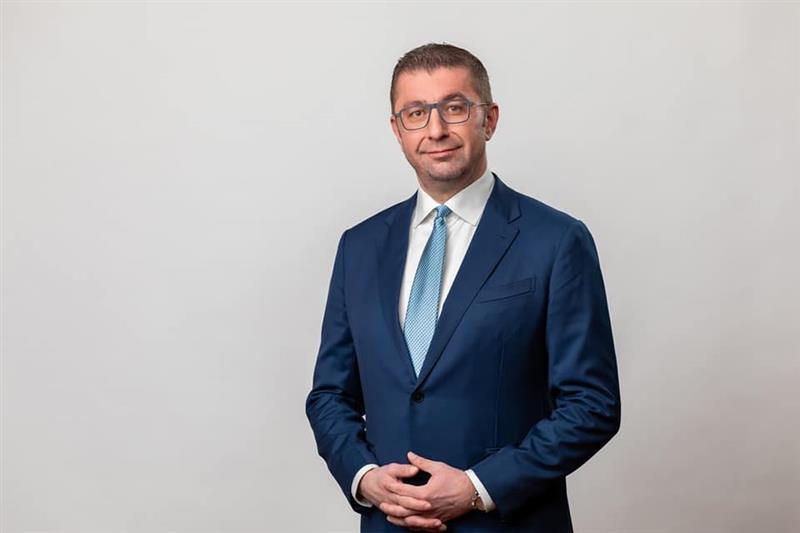 Мицкоски: Времето на Македонија допрва доаѓа, ги градиме темелите на промените!