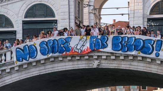 Како Џеф Безос стана најомразената личност во Венеција- на градот му донираше 3 милиони долари 
