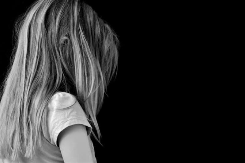 Четворица млади луѓе силувале 14- годишно девојче, дури и докторите се шокирале- ужас во Атина