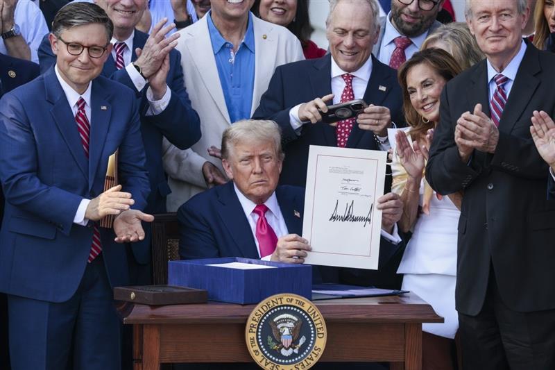 Трамп го потпиша „Големиот прекрасен закон“