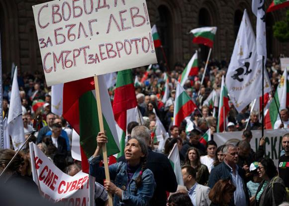 Масовни протести во Бугарија против воведувањето на еврото