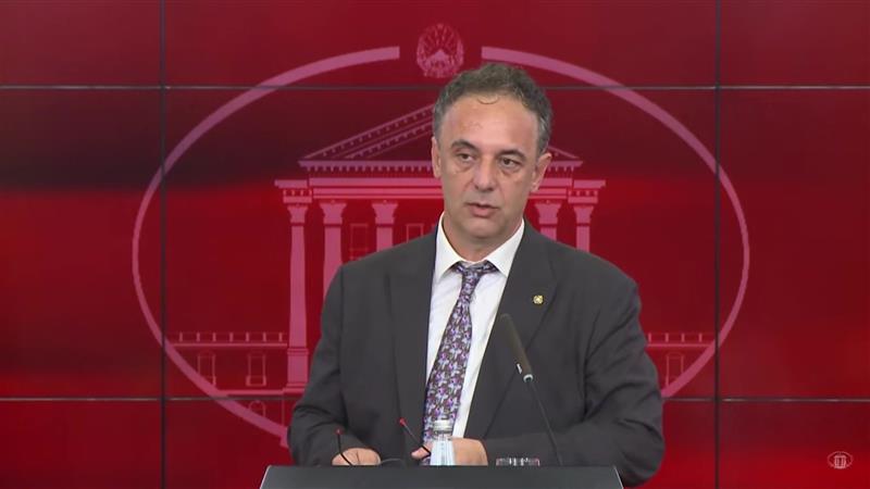 Граѓаните кај министерот Алиу се жалат на мито, игнорирање пациенти, доцнење