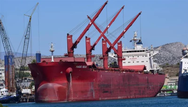 Позната е судбината на екипажот на грчкиот брод, кој беше гаѓан со 20 ракети – меѓу морнарите има и Балканци 