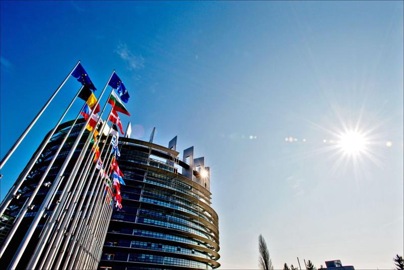 Познати се платите на десетмината највисоки функционери во Европскиот парламент, ќе добијат и зголемување