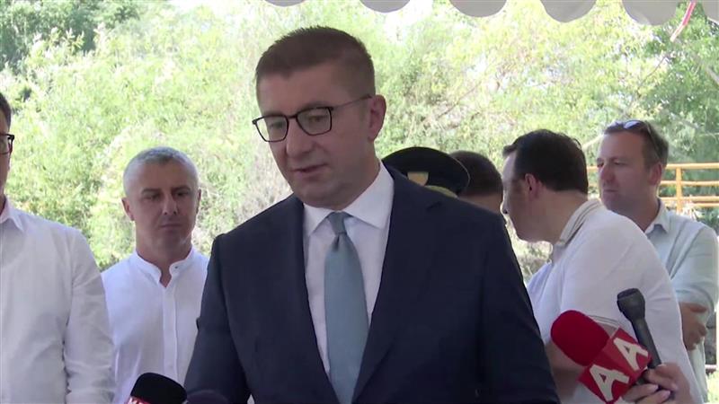 Мицкоски: Преговорите за соработка на локалните избори со ЗНАМ и ВЛЕН одат во добра насока