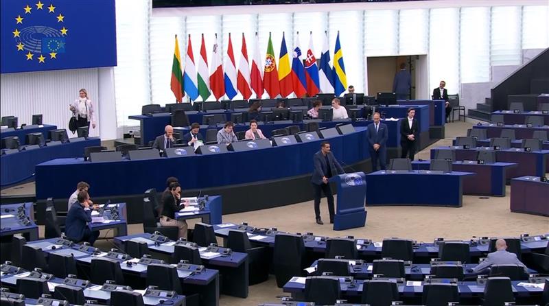 Дебата за извештајот за Македонија, Словенечка европратеничка до бугарските колеги им се обрати на македонски