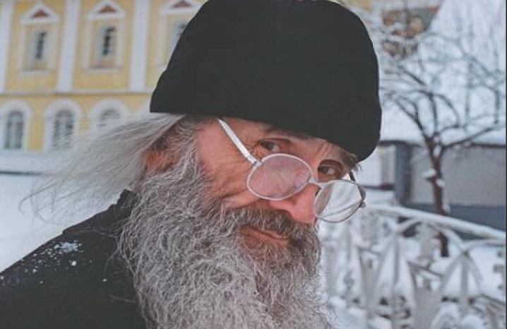Незгодниот отец Натанаил, кому Бог му даваше да гледа во иднината и да ги чита туѓите мисли