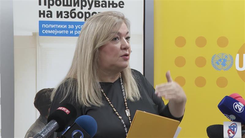 Жените се почесто бираат меѓу кариерата и мајчинството