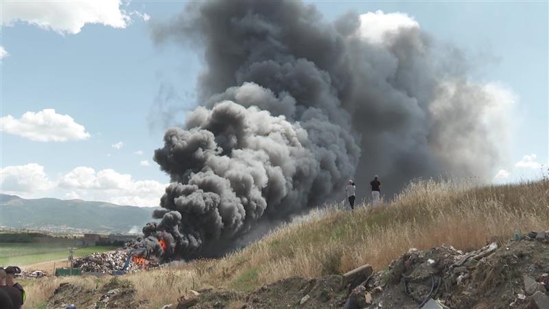  Уапсени три лица  во реонот на Гази Баба, со намера да подметнат пожар- кај Смилковско езеро биле најдени изгорени гуми и ракавици
