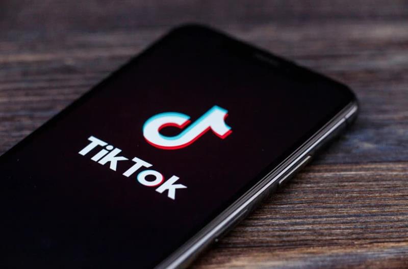 „TikTok“ повторно под истрага: Дали испраќа податоци во Кина?