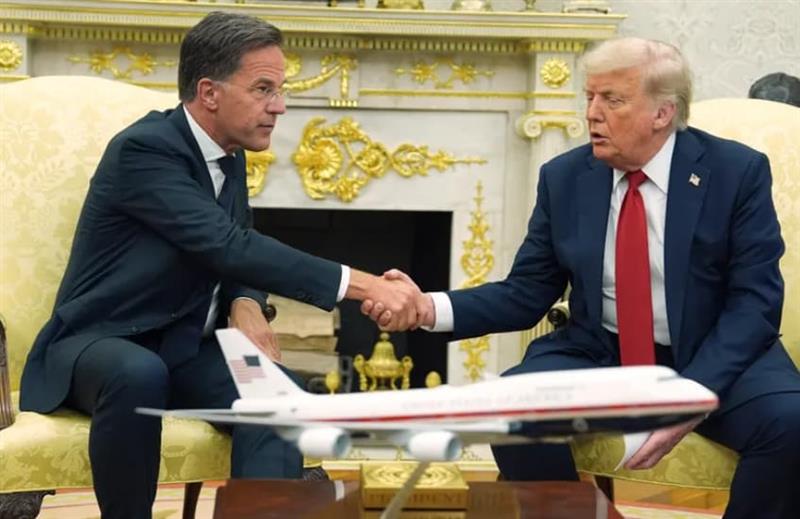 Трамп ѝ даде 50 дена на Русија: Им испраќам супериорно оружје на НАТО за да го испратат во Украина (ВИДЕО)