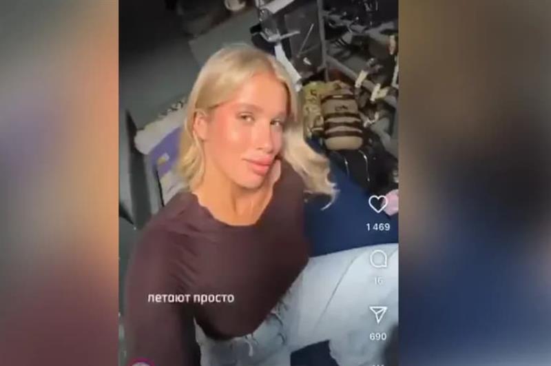 Министер на Путин во воен авион возел актрактивна љубовница- скандал го тресе Кремљ (ВИДЕО)