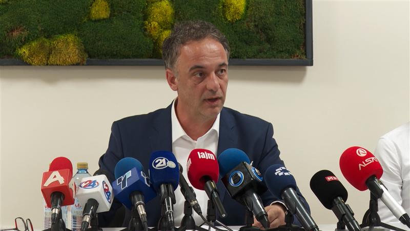 Речиси 100 поплаки стигнале на адреса на министерот – најмногу се жалат за чекање со часови на термин