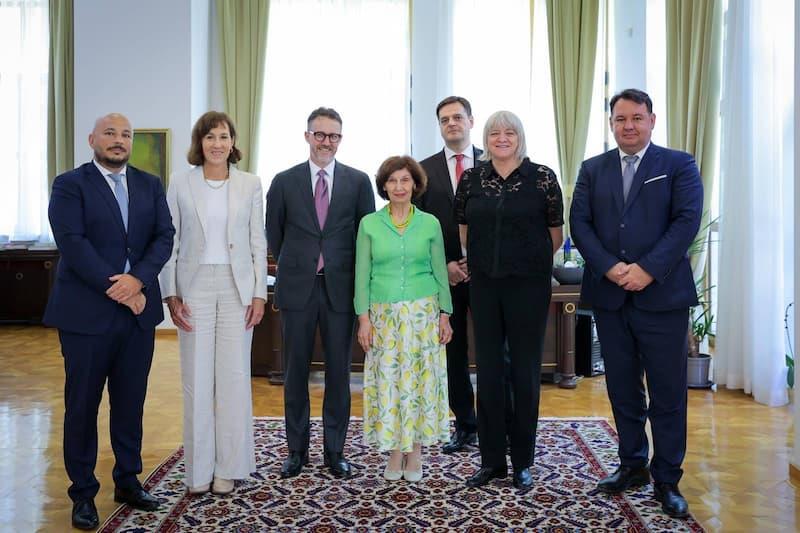 Силјановска-Давкова прими претставници на американската невладина организација „Дата Фондација“