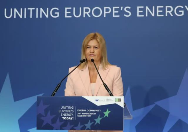 Божиновска во Атина по повод 20-годишнината од Енергетската заедница