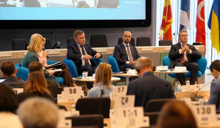 Муртезани: Проширувањето не смее да стане заложник на идентитетски политики