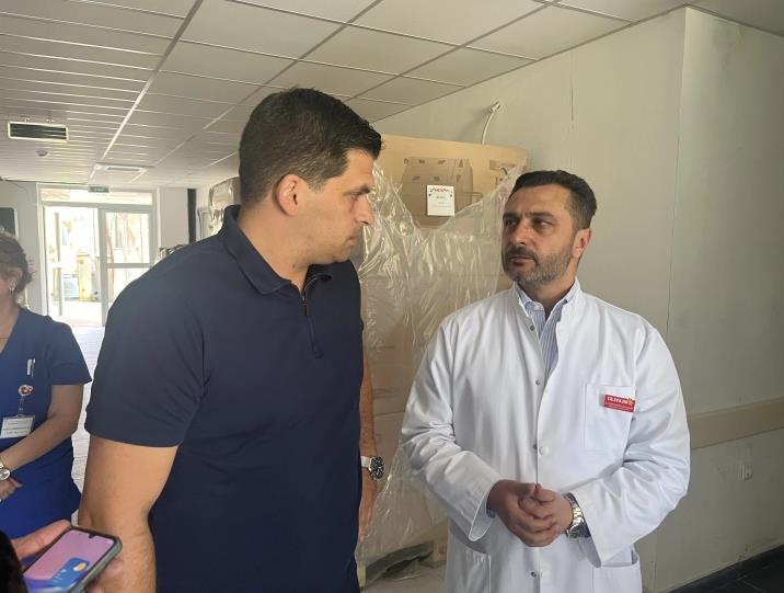 Вредна опрема за потребите на болницата „Свети Еразмо“ во Охрид обезбедена како донација на наши иселеници од Швајцарија